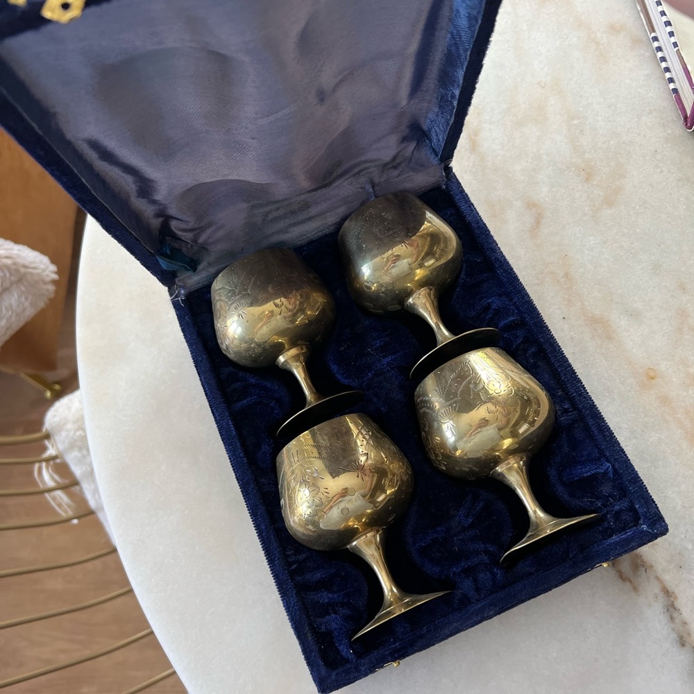 Set of 4 midcentury brass goblets ✨